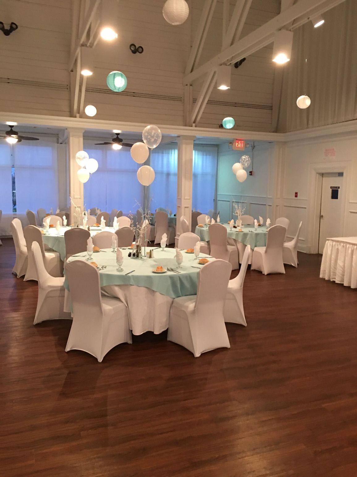 Sitting Arrangement at an event balloons 2